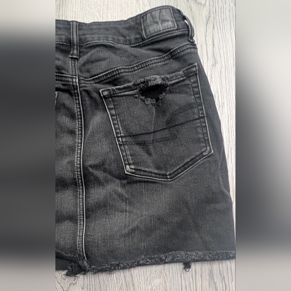 American Eagle Hi-Rise Black Distressed Denim Mini Skirt Size 6 Goth Alternative - Picture 5 of 12